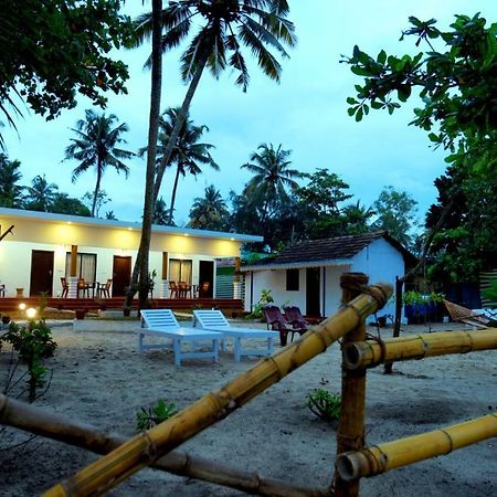 Marari Phoenix Beach Homestay Марарикулам Экстерьер фото