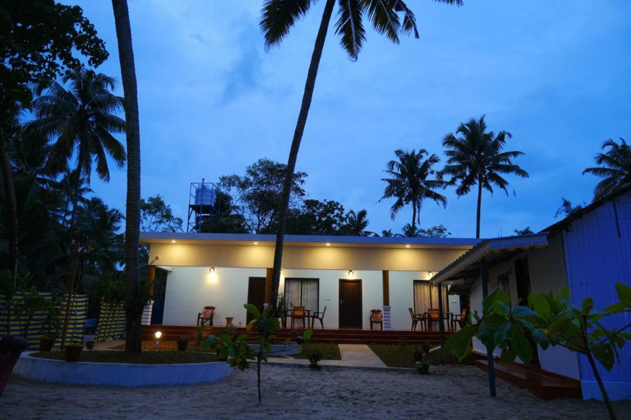 Marari Phoenix Beach Homestay Марарикулам Экстерьер фото