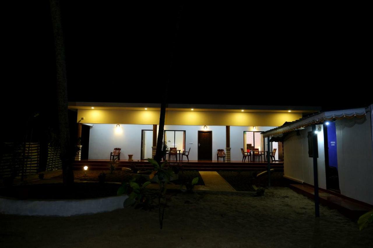 Marari Phoenix Beach Homestay Марарикулам Экстерьер фото